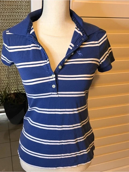Vintage Abercrombie & Fitch Navy and White Striped Polo Tee - Short Sleeve - Picture 5 of 6